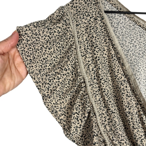 Abercrombie & Fitch Women's Deep V-Neck Y2K Tan Black Cheetah Blouse Top Medium - Picture 6 of 9